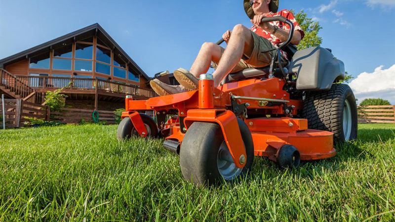 The Ultimate Guide to Selecting the Best Lawn Mowers in 2024