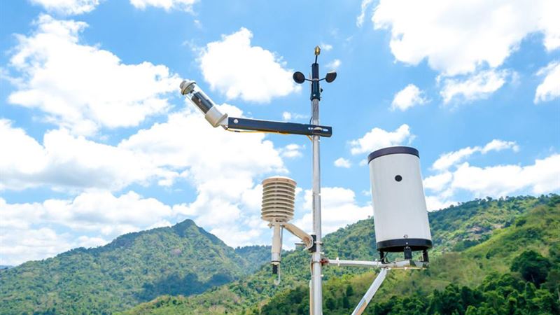 Comprehensive Guide to Weather Stations: Types, Instruments, and Applications