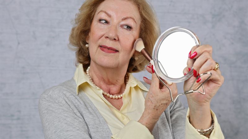 Top Foundations Perfectly Designed for Mature Skin: Achieve a Youthful Glow