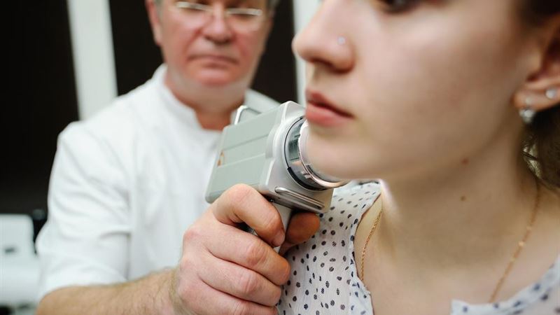 Comprehensive Guide to Melanoma: Risks, Symptoms, and Treatments