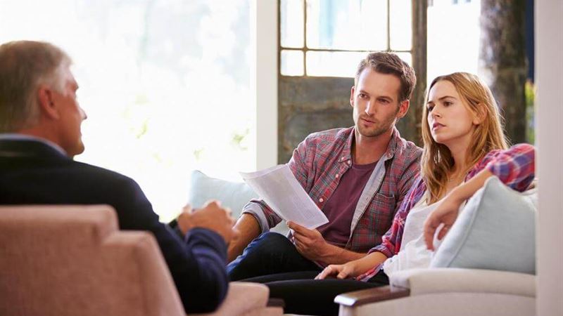 Essential Guidelines for Selecting the Optimal Financial Advisor to Secure Your Investment Future