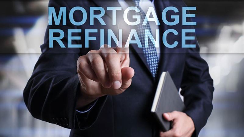 Comprehensive Guide to Refinancing Your Home Loan: Benefits and Risks