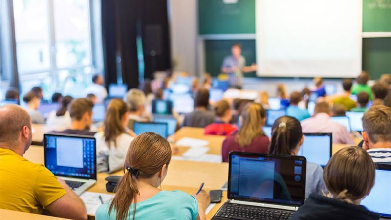 Top Universities and Institutions for Pursuing an MBA Degree