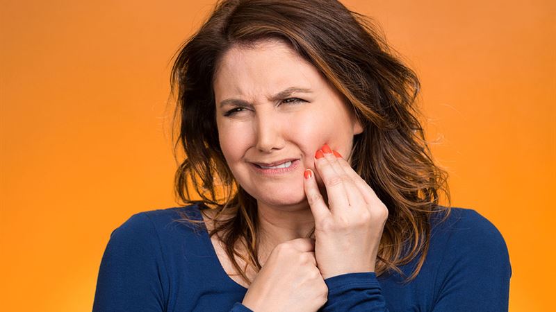 Understanding Oral and Dental Health: Common Symptoms and Associated Risks