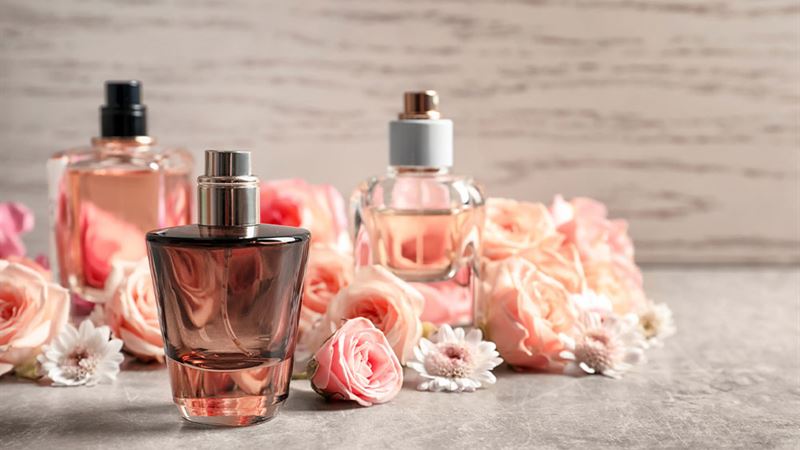 Comprehensive Guide to Fragrance Families and the Art of Perfume Creation