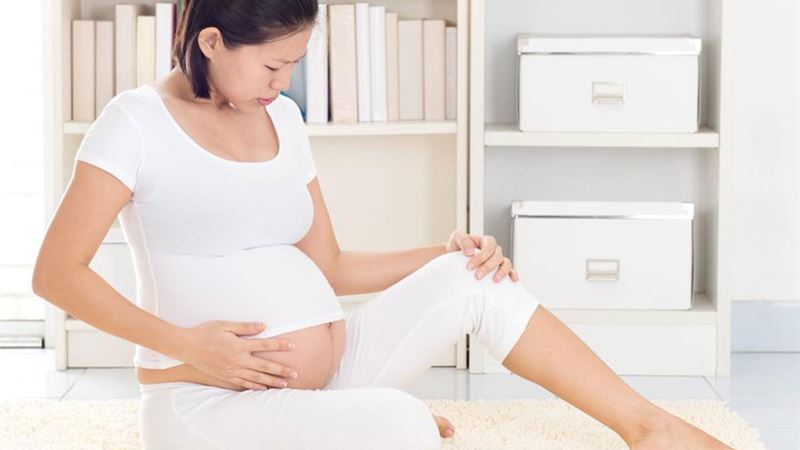 Effective Strategies for Managing Swollen Legs and Feet During Pregnancy