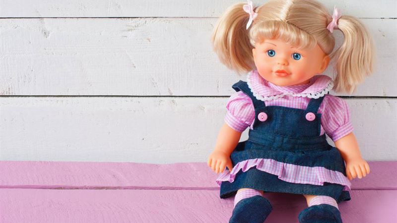 Worldwide Popularity and Iconic Trends of Classic Dolls