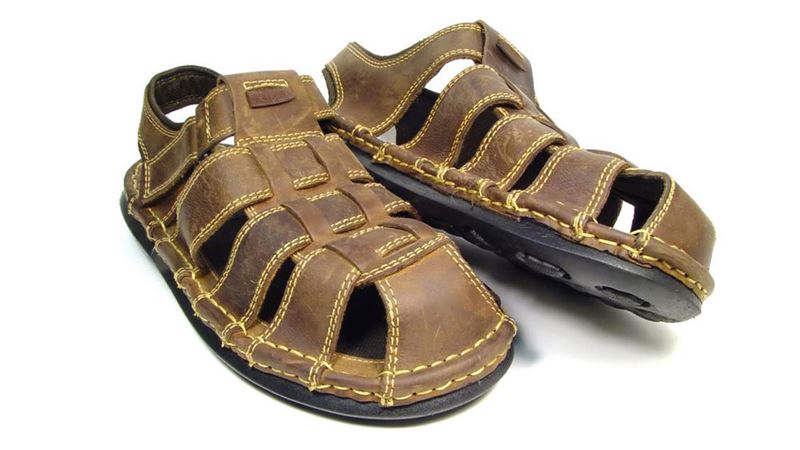 Top Comfortable Therapeutic Footwear Options for Women with Wide Feet