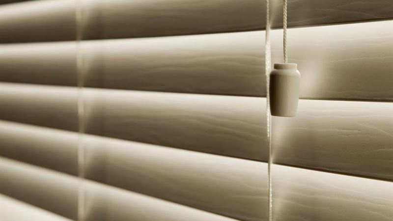 Essential Guide to Purchasing Vertical Window Blinds for Homes and Offices