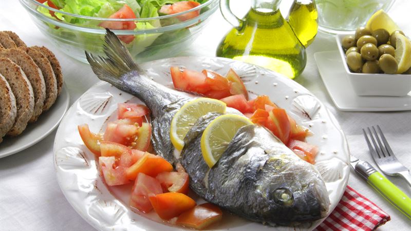 Comprehensive Introduction to Adopting the Mediterranean Diet for Better Health