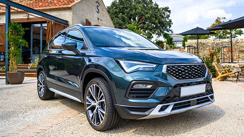 Comprehensive Review of the Ford Escape PHEV: The Ultimate Compact SUV Experience