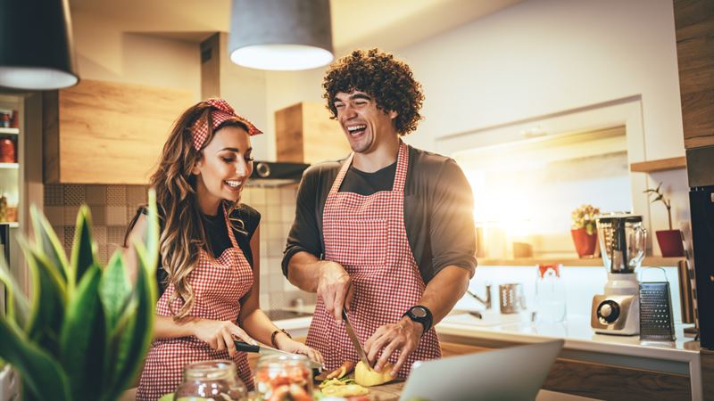 Comparative Guide to Home Chef and Dinnerly: Which Meal Kit Service Fits Your Lifestyle Best?