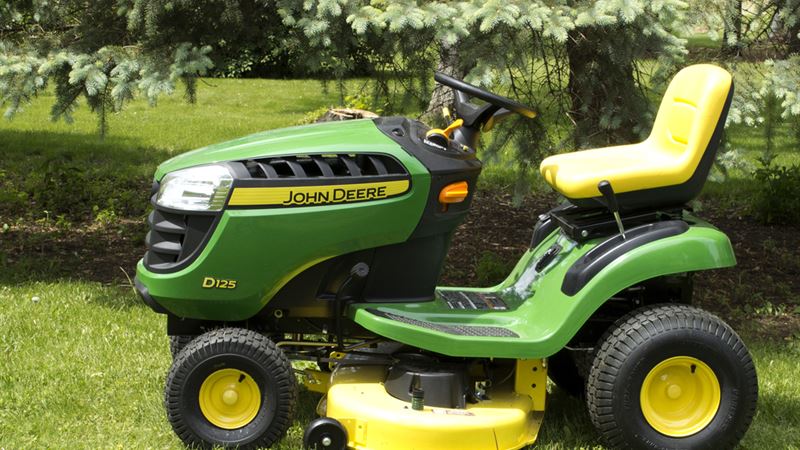 Comprehensive Guide to John Deere Lawn Tractors: Types, Features, and Benefits