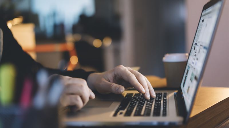 Comprehensive Guide to Choosing the Perfect Laptop: Key Factors to Consider