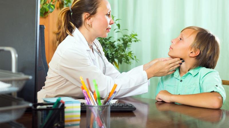 Understanding the Critical Differences Between Hypothyroidism and Hyperthyroidism