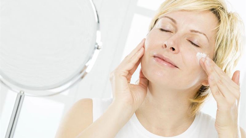 Effective Skincare Strategies for Mature Women to Maintain a Youthful Glow