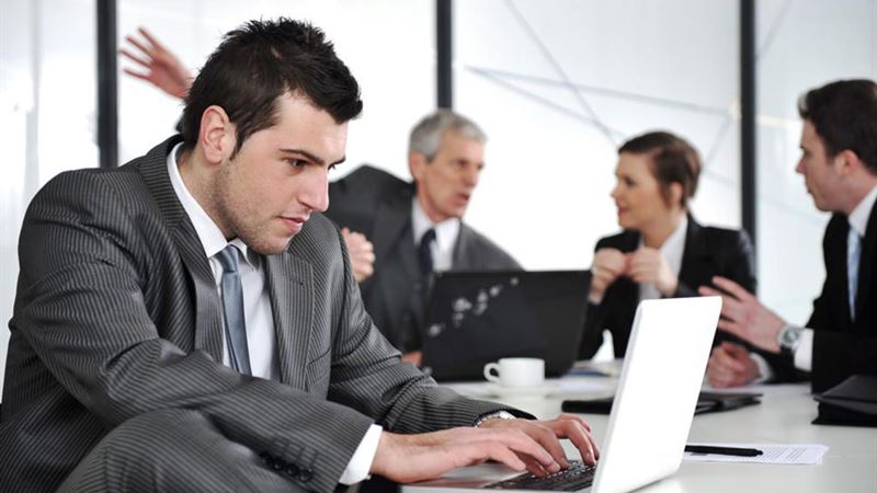 Top 10 Business Laptops for Professional Efficiency in 2024