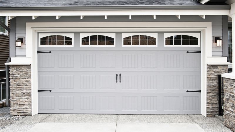 Ultimate Guide to Choosing Perfect Garage Doors for Your Home and Business