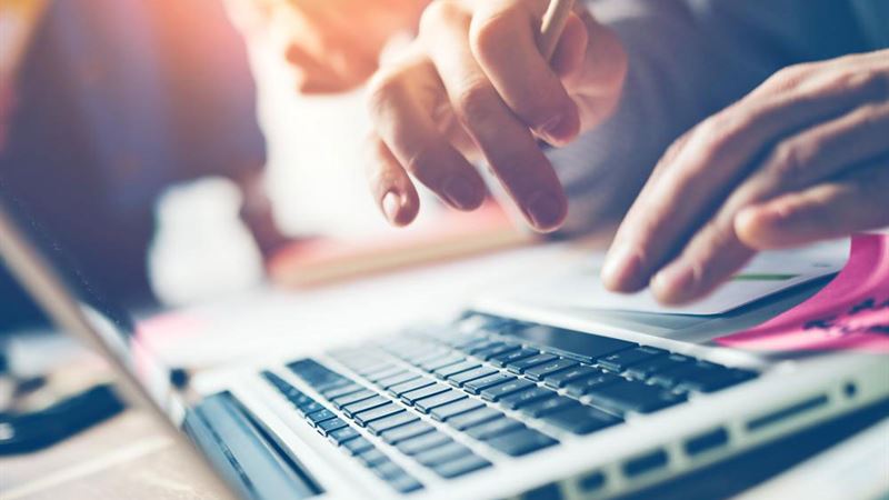 Comprehensive Guide to Selecting the Perfect Business Laptop for Your Needs