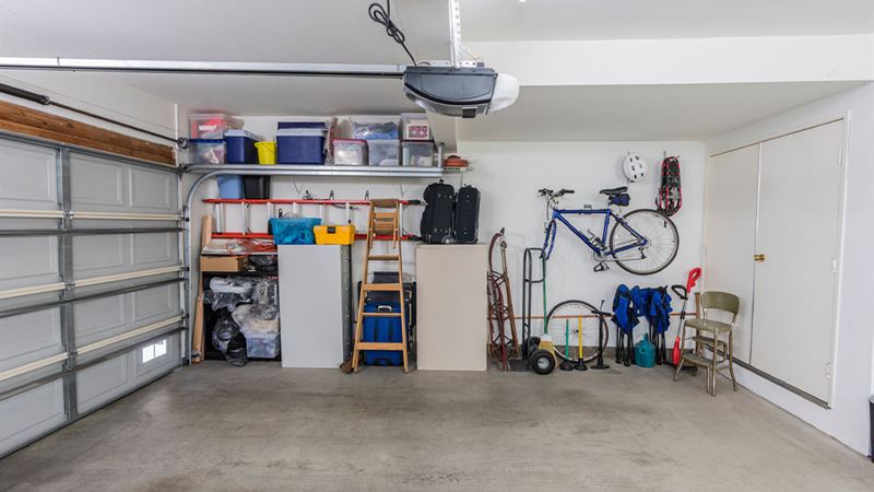 Maximizing Convenience and Vehicle Care with a Local Garage