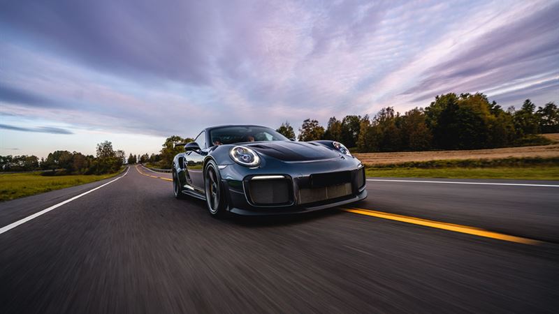 Discover the Ultimate Performance and Design of the Porsche 718 Cayman