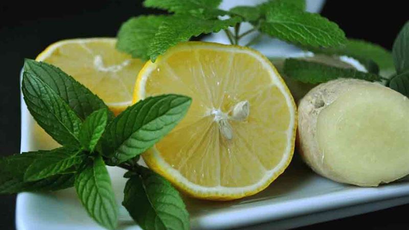 Effective Natural Strategies to Relieve Abdominal Bloating Instantly