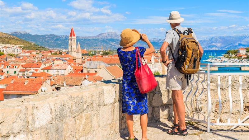 Senior Vacation Planning Guide: How to Choose the Ideal Travel Packages for Aging Adults