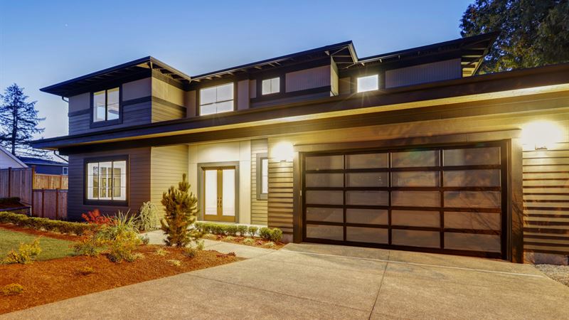 Essential Guide to Purchasing a Modern Garage Door: What Every Homeowner Should Know