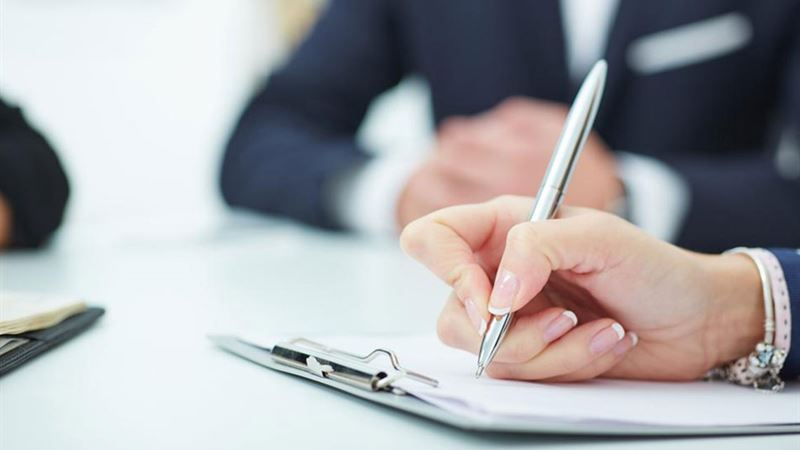 Advantages and Challenges of Entry-Level Positions in Today's Job Market