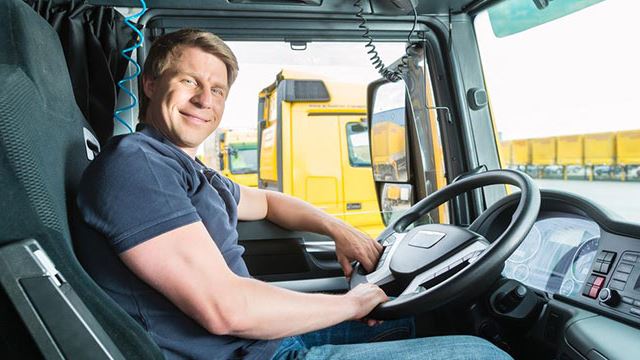Comprehensive Guide to Pursuing a Career in Truck Driving