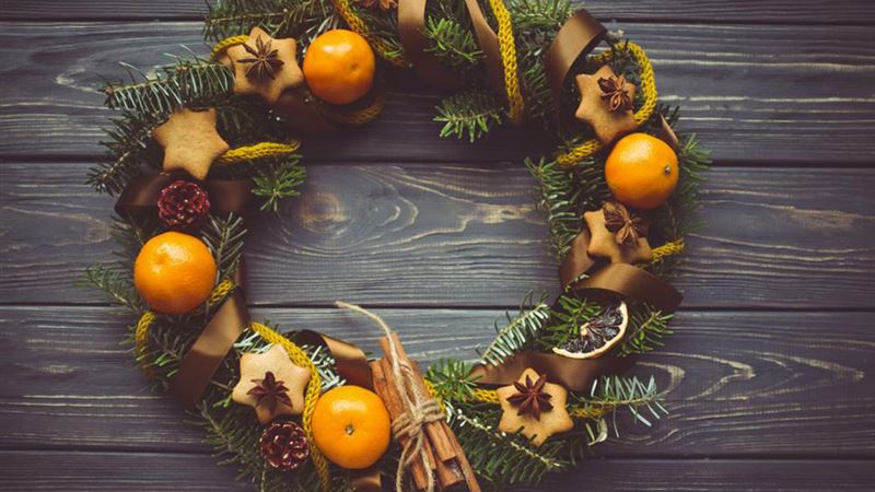 Creative Ideas for Enhancing Your Outdoor Christmas Wreaths