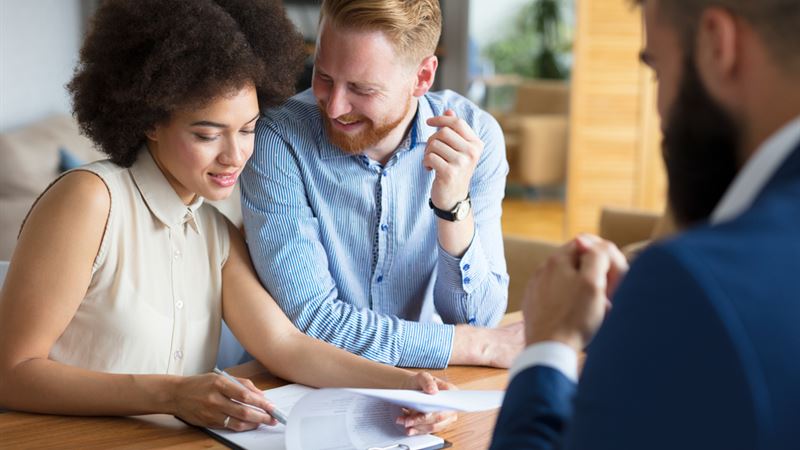 Comprehensive Guide to Wraparound Mortgages: Pros and Cons Explained