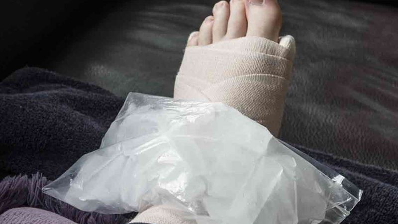 Effective Strategies for Treating Swollen Ankles Naturally and Medically