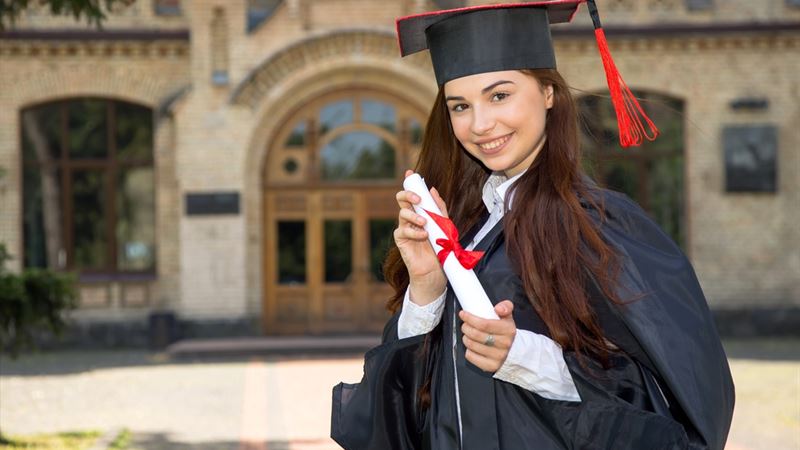 Advantages of Pursuing an Online Degree in Business Management