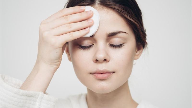 Ultimate Guide to Achieving Radiant and Glowing Skin Naturally