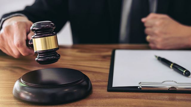 Essential Factors to Evaluate When Choosing a Truck Accident Lawyer