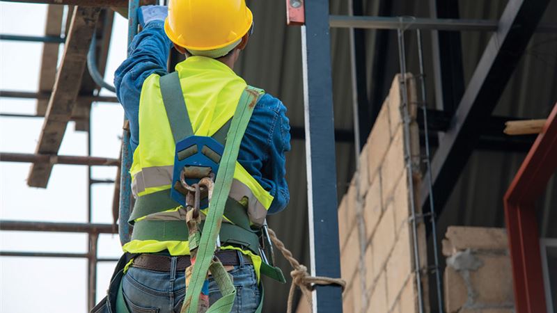 Common Risks and Precautions When Using Safety Harness Systems