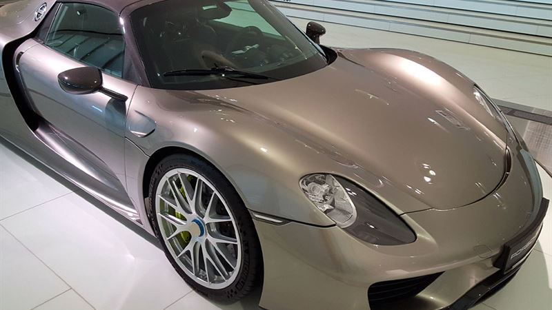 Unveiling the Unique Attributes that Establish the Porsche Cayman as the Ultimate Performance Sports Car