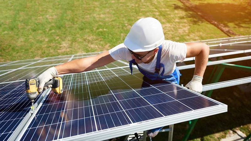 Comprehensive Guide to Solar Panel Setup: Costs, Eligibility, and Government Assistance Programs