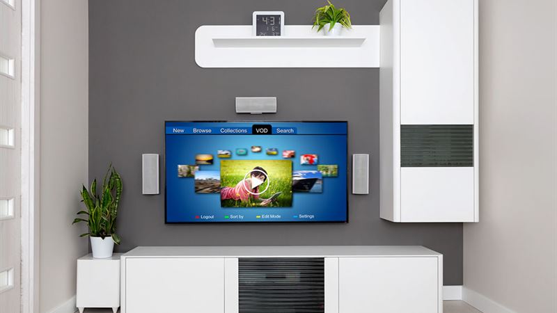 Samsung 28-Inch LED Smart Television: A Compact yet Powerful Entertainment Device