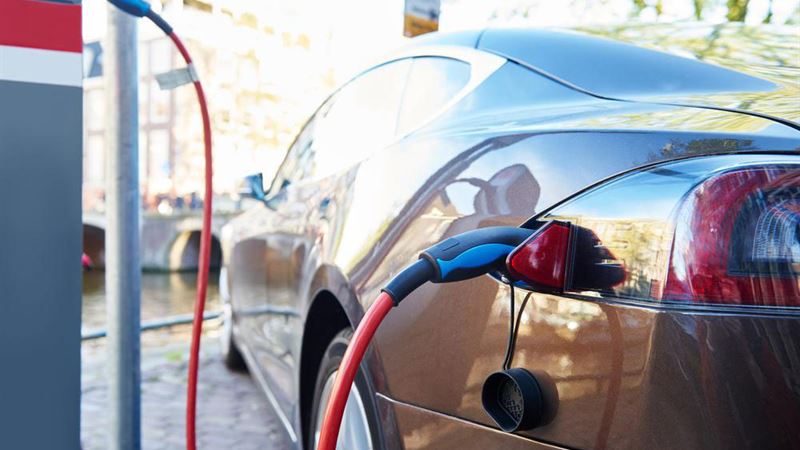 Comprehensive Guide to Purchasing a Used Electric Vehicle: Essential Factors and Tips