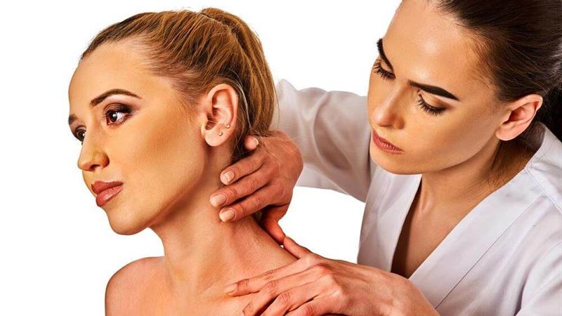 Effective Home Strategies to Firm and Lift Your Neck Skin Naturally