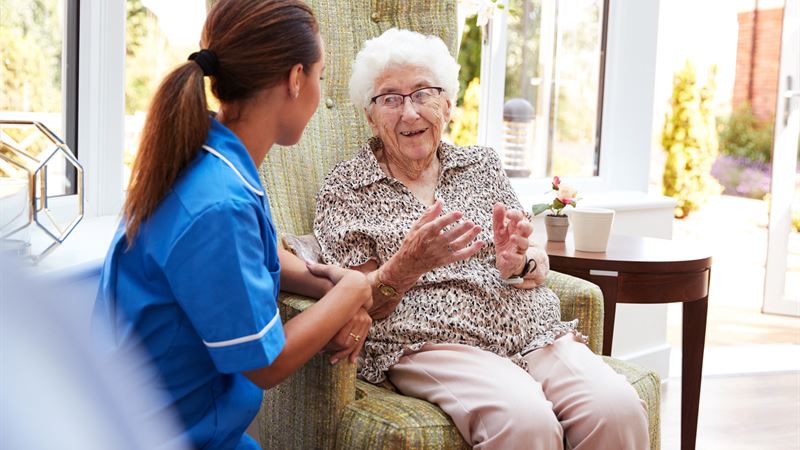 Essential Traits of an Effective Full-Time Live-In Caregiver