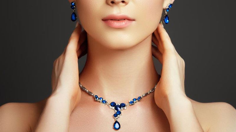 Guide to Styling Jewelry with Elegance and Sophistication