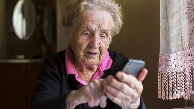 Comprehensive Guide to Cell Phones for Seniors: Enhancing Connectivity and Independence