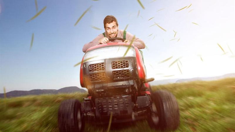 Comprehensive Guide to Lawn Tractors and Riding Mowers for Efficient Garden Maintenance