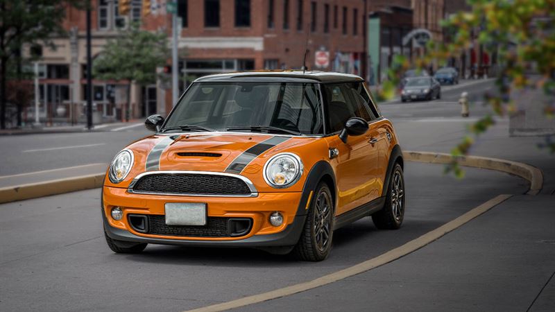 Distinctive Features and Comprehensive Overview of the MINI Cooper