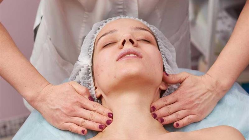 Effective Natural Strategies to Firm and Revitalize Neck Skin