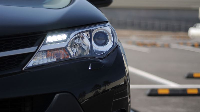 Cutting-Edge Technologies and Tips for Purchasing Luxury Sedans