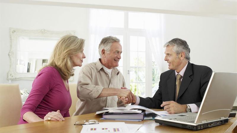 Understanding the Role and Importance of Financial Advisors in Wealth Management